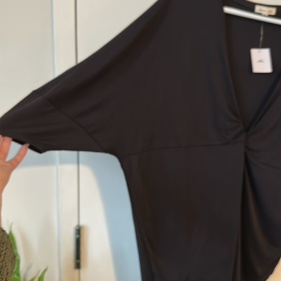 SILENCE + NOISE | Urban Outfitter’s Elegant Black Twisted Women's Bat Wing Top - Picture 5 of 11